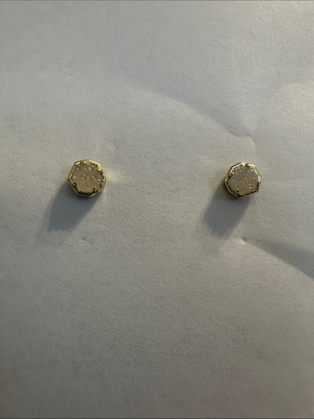 Kendra Scott Nola Gold Stud Earrings in Iridescent Drusy